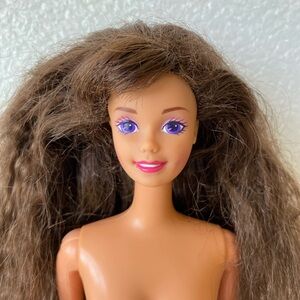 Mattel 1993 Paint 'N Dazzle Barbie Doll Brunette
#10059 Teresa Purple Eyes